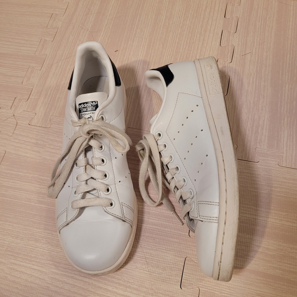 Adidas Stan Smith Classic Black and White Sneakers Size 7.5